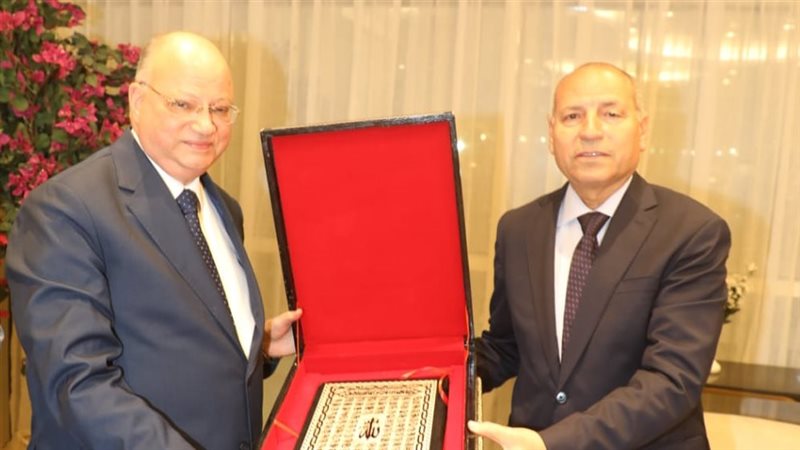 محافظ القاهرة،فيتو