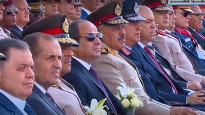 السيسي يفتتح معرض مصر الدولي للطيران والفضاء.. يشاهد فيلمًا تسجيليًا عن تاريخ الطيران في مصر.. يتفقد عددًا من الأجنحة ويشهد عروضًا جوية 