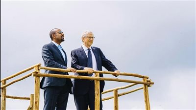 للاستيلاء على الأراضي ونشر الفيروسات، لقاء بيل جيتس وآبي أحمد يثير الجدل 