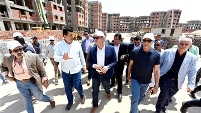 الموقف التنفيذي لمشروعات المرافق والطرق الجارية بالامتداد الجنوبي بالقاهرة الجديدة