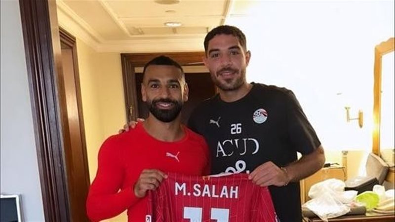 محمد صلاح قائد منتخب
