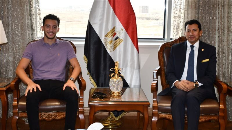 تفاصيل لقاء وزير