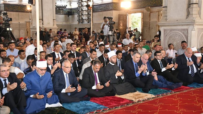  وزير الأوقاف يشارك