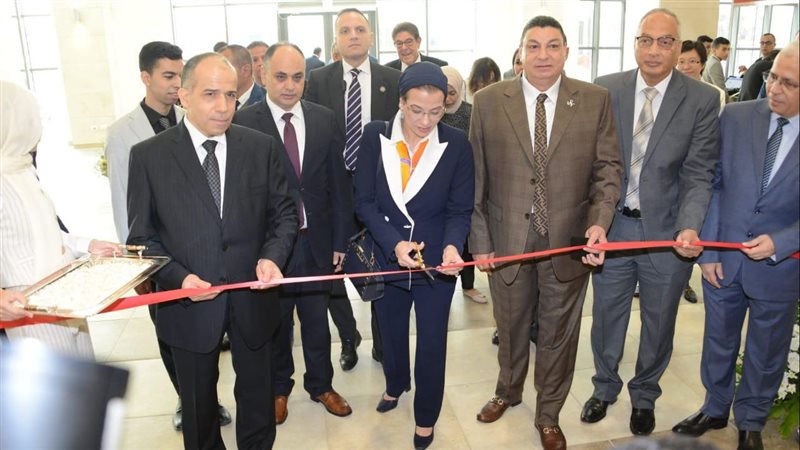 وزيرة البيئة خلال