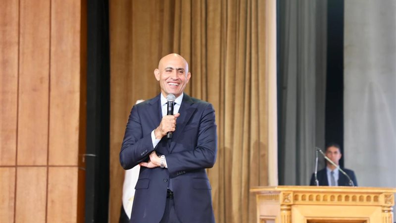 محمد عبد اللطيف وزير