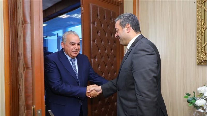 محافظ دمياط يستقبل