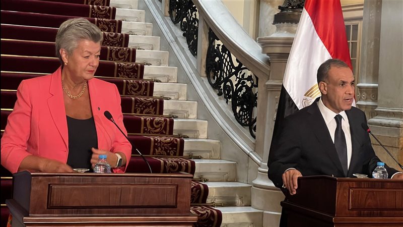 وزير الخارجية والمفوضة