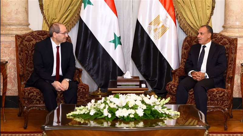 وزير الخارجية ونظيرة