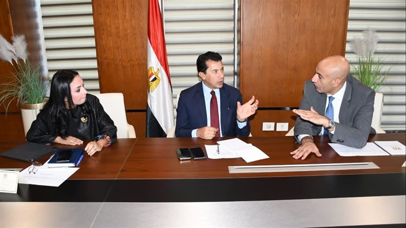 وزير التعليم والشباب