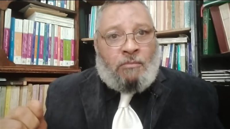  الدكتور إمام رمضان،