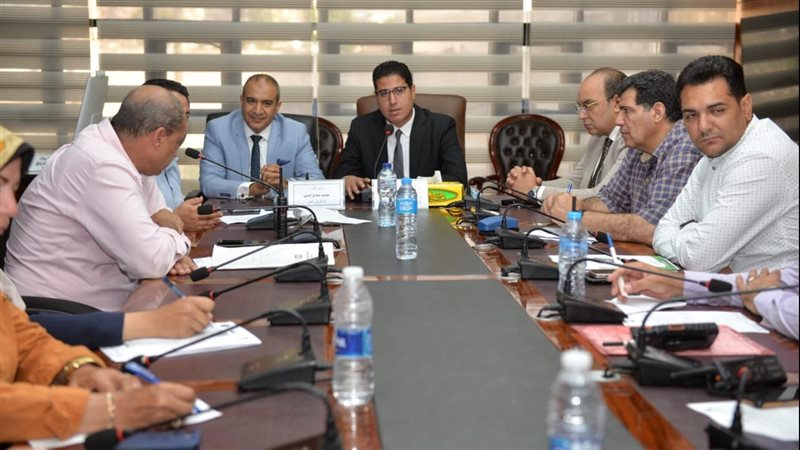 اجتماع نائب محافظ