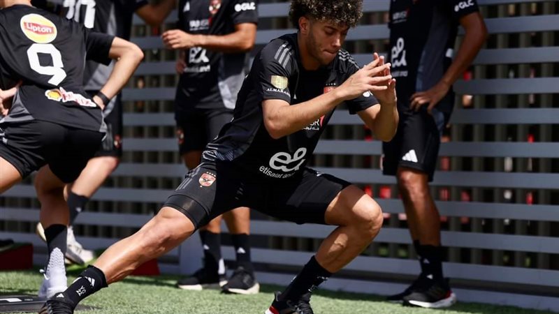 امام عاشور لاعب الأهلي