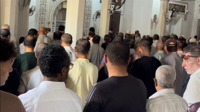 جانب من صلاة الغائب