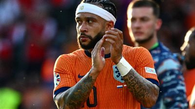 سرقة جواز سفر ممفيس ديباي تؤجل انضمامه إلى منتخب هولندا 
