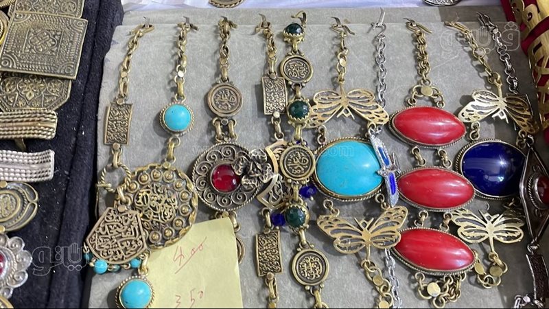 مشغولات النحاس بمعرض