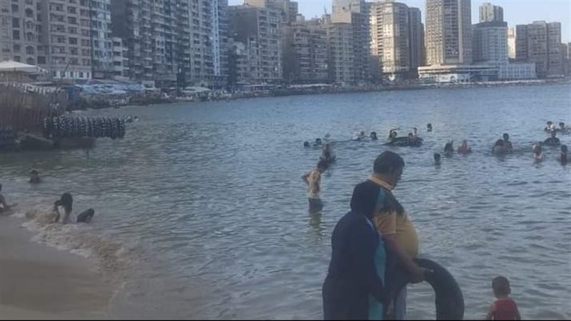 إقبال ضعيف على شواطئ