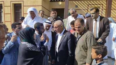 محافظ شمال سيناء يسلم عقود 20 منزلا بدويا بقرية التلول