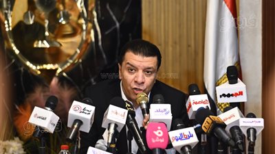 مصطفي كامل يعلق على أزمة سعد الصغير، ويحذر حمو بيكا (فيديو)