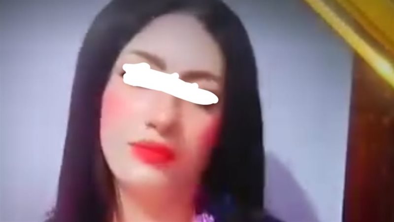 إحدى الراقصات، فيتو