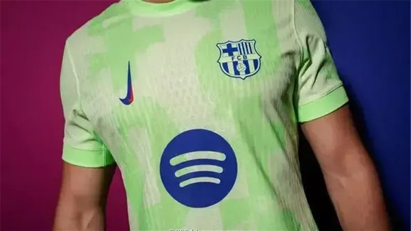 قميص برشلونة الثالث،