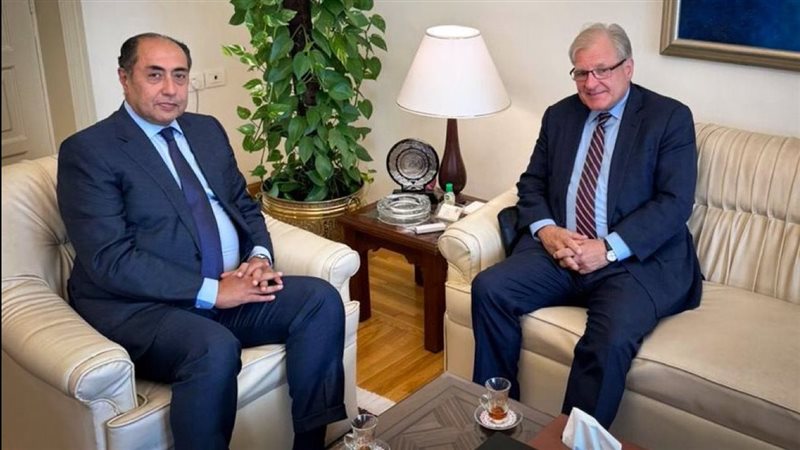 السفير حسام زكى والمبعوث