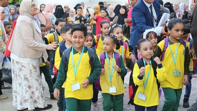فرحة التلاميذ بالقاهرة في أول أيام العام الدراسي الجديد (صور)