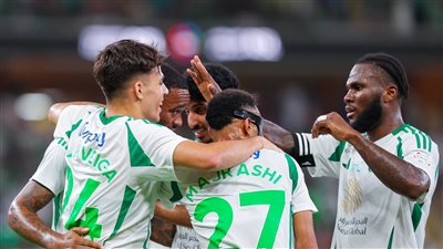 في غياب طارق حامد، أهلي جدة يفوز على ضمك برباعية في الدوري السعودي (فيديو)