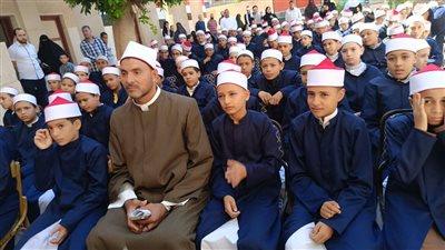 فتح باب التقديم لراغبي مد الخدمة من المعلمين المحالين للمعاش بالأزهر، خطوات التقديم