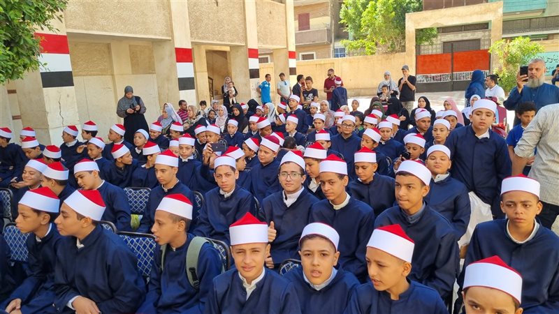 طلاب المعاهد الأزهرية،
