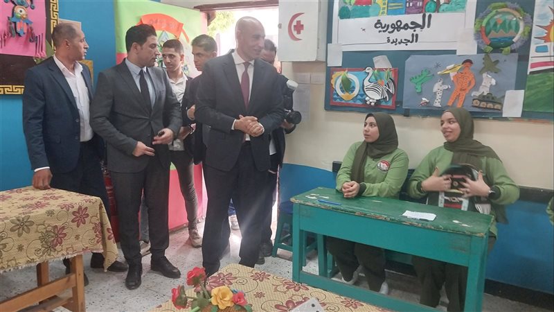 وزير التعليم يتابع