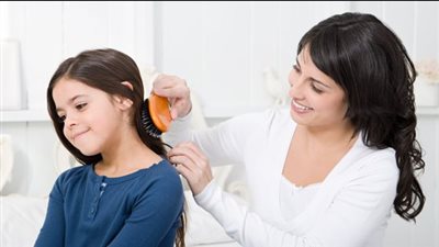 طرق العناية بشعر ابنتك خلال الدراسة