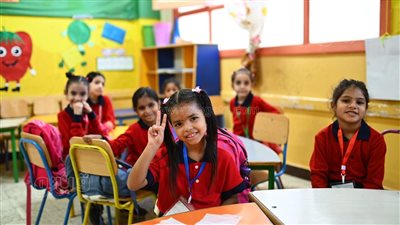بعلامة النصر، انطلاق الحصة الأولى للتلاميذ بالجيزة (صور) 