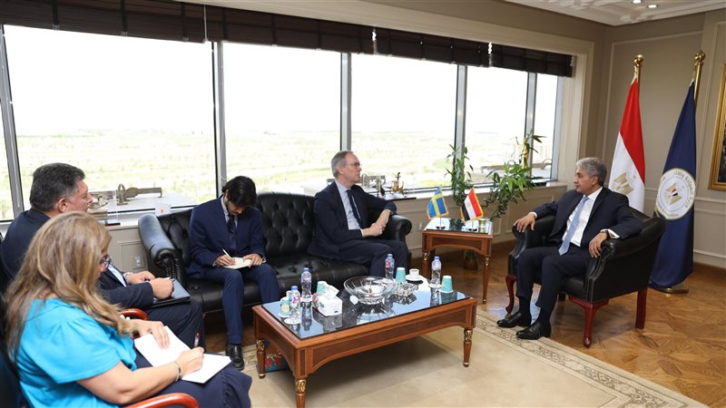اجتماع وزير السياحة