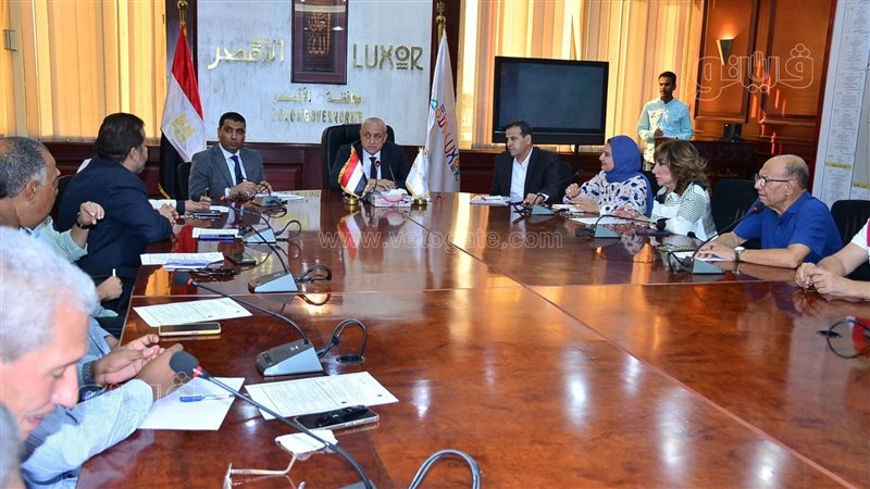 أثناء الاجتماع, فيتو