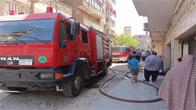 إخماد حريق بورشة تنجيد موبليا بقسم طهطا