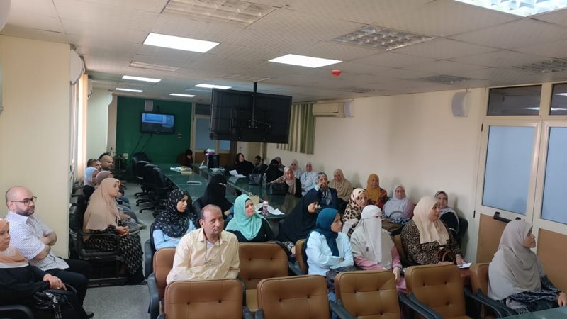 الديب يعقداجتماع