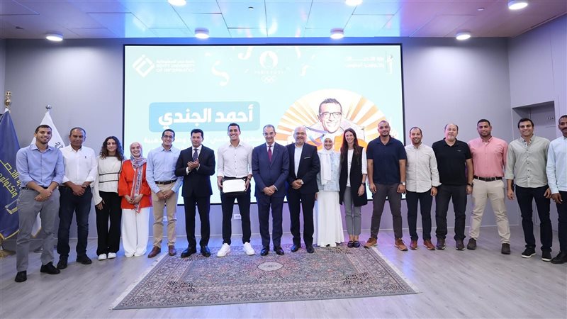 وزيرا الاتصالات والشباب