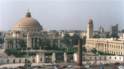 رئيس جامعة القاهرة يشهد تحية العلم الوطني أول أيام العام الدراسي الجديد (فيديو) 