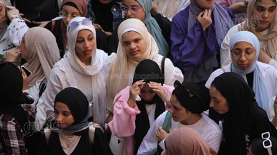 مع بدء العام الجامعي، تعرف على أهمية العلم وآداب الطالب مع معلمه