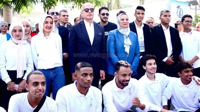 رئيس جامعة عين شمس يتفقد الحرم الجامعي والأنشطة الطلابية (فيديو)