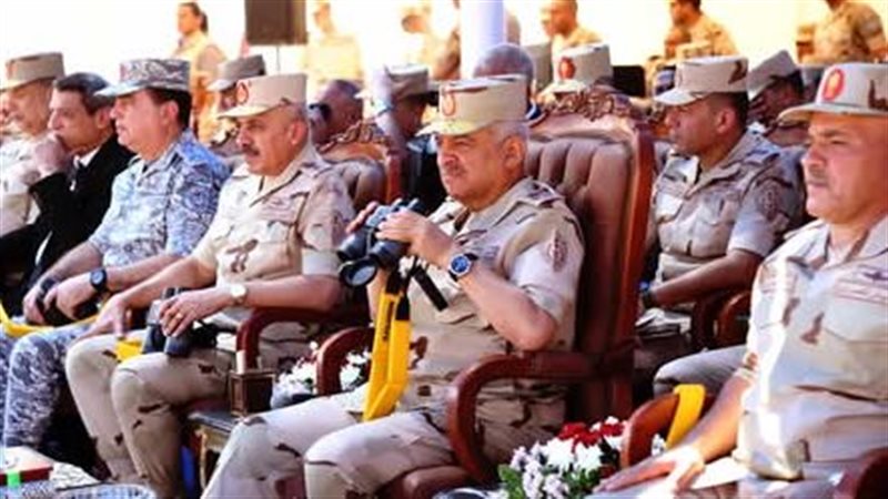 وزير الدفاع يشهد