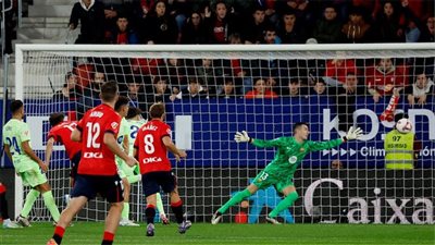أوساسونا يضرب برشلونة 4-2 ويذيقه الخسارة الأولى في الليجا