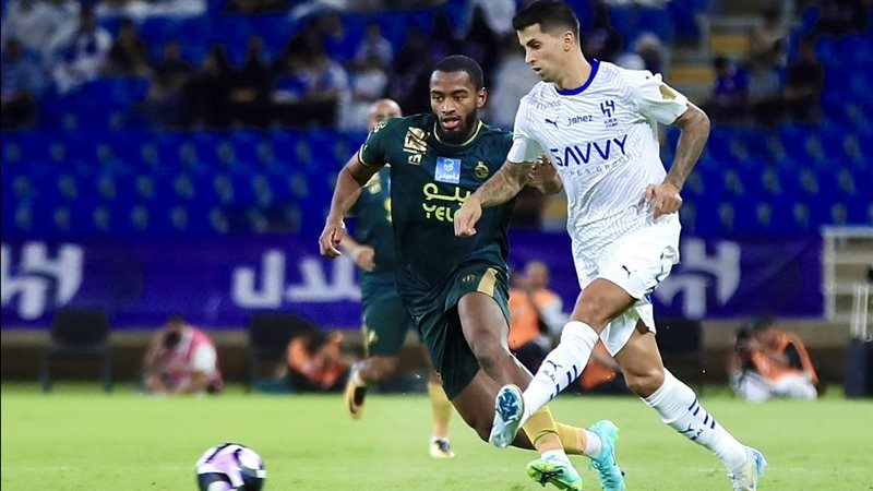 الهلال والخلود 