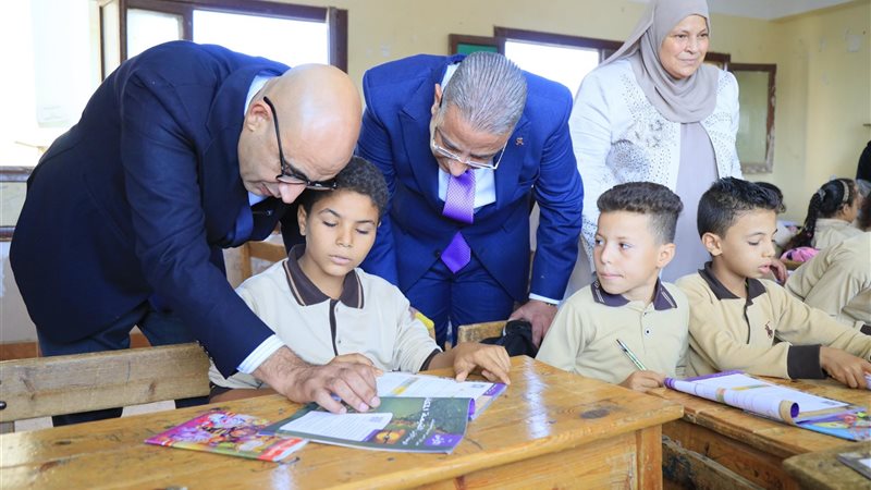 وزير التعليم يتابع
