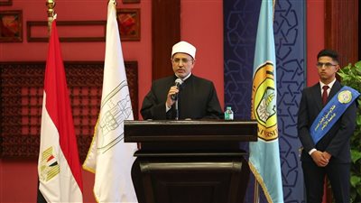جامعة الأزهر تقرر تعريب المناهج العلمية.. البداية بمقررات الطب والهندسة والصيدلة.. تقليل الحواجز اللغوية ودعم الهوية أبرز الأهداف.. ودعوة خاصة من رئيس الجامعة بشأن النصوص الأدبية بالمدارس