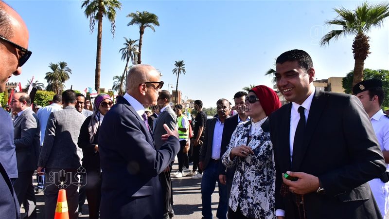أثناء الاحتفال ,