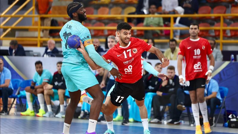 الأهلي وبرشلونة،