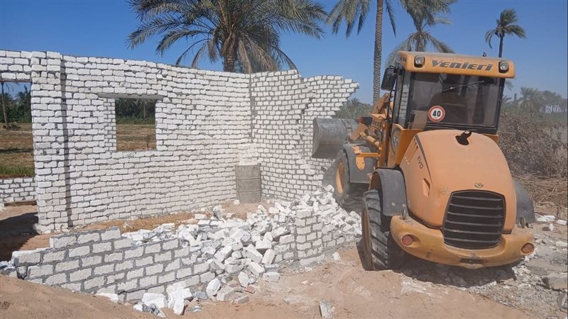 جانب من أعمال الإزالة