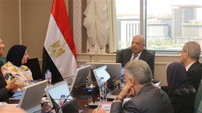 وزير الكهرباء يوجه بإعادة هيكلة الشركة القابضة