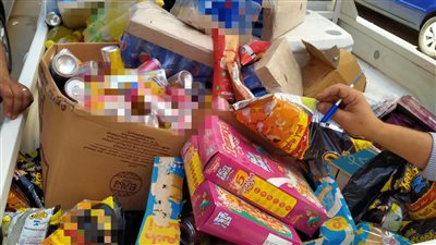 صحة سوهاج: ضبط نصف طن أرز و56 ألف عبوة مشروبات صناعية مجهولة المصدر 